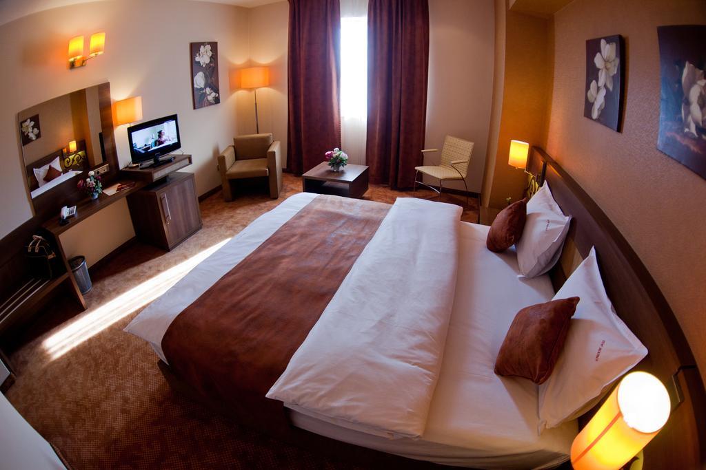 Top Rooms Aparthotel บูคาเรสต์ ภายนอก รูปภาพ